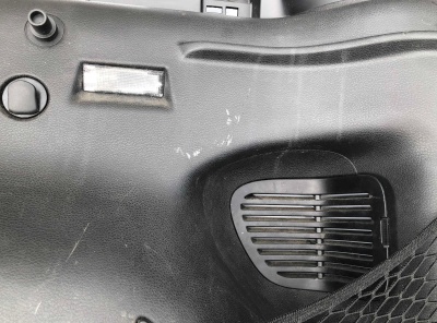 Обшивка багажника правая Jeep Renegade 2015-2023 07356817840 ; 735624855