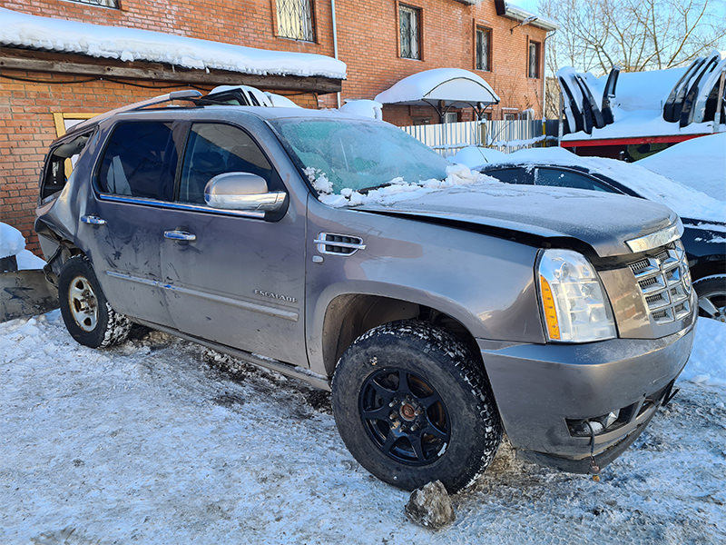 В разборе Cadillac Escalade Platinum+ 2011г.  6.2L