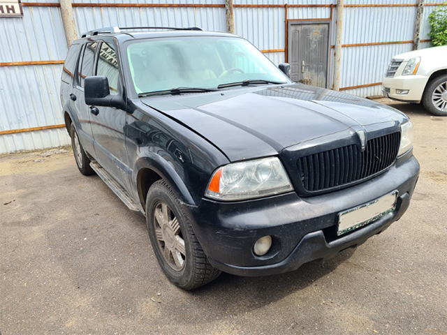 В разборе Lincoln Aviator 2003г. 4.6L