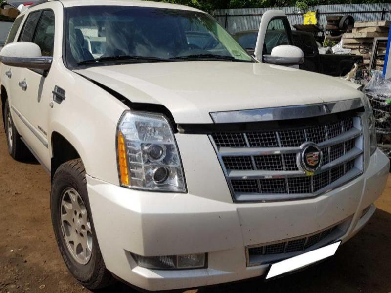 В разборе Cadillac Escalade 3-го поколения 2007-2014