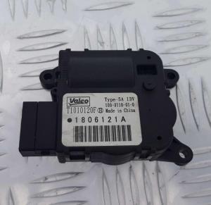 Моторчик заслонки отопителя Ford Explorer 5 2011-2015 Valeo T1010120F; 1806121 A