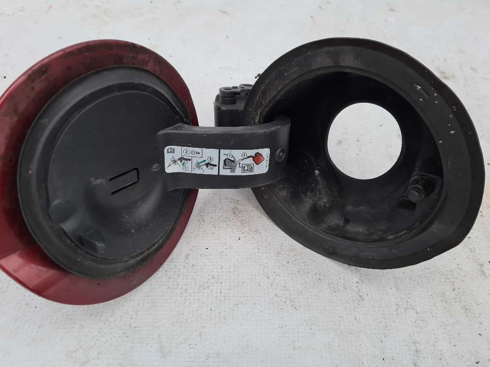 Ниша лючка бензобака Ford 1563211 для Ford Focus II 2008-2011 в Екатеринбурге