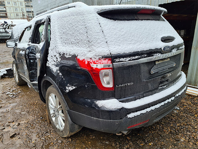 В разборе Ford Explorer 3.5L 2013г.