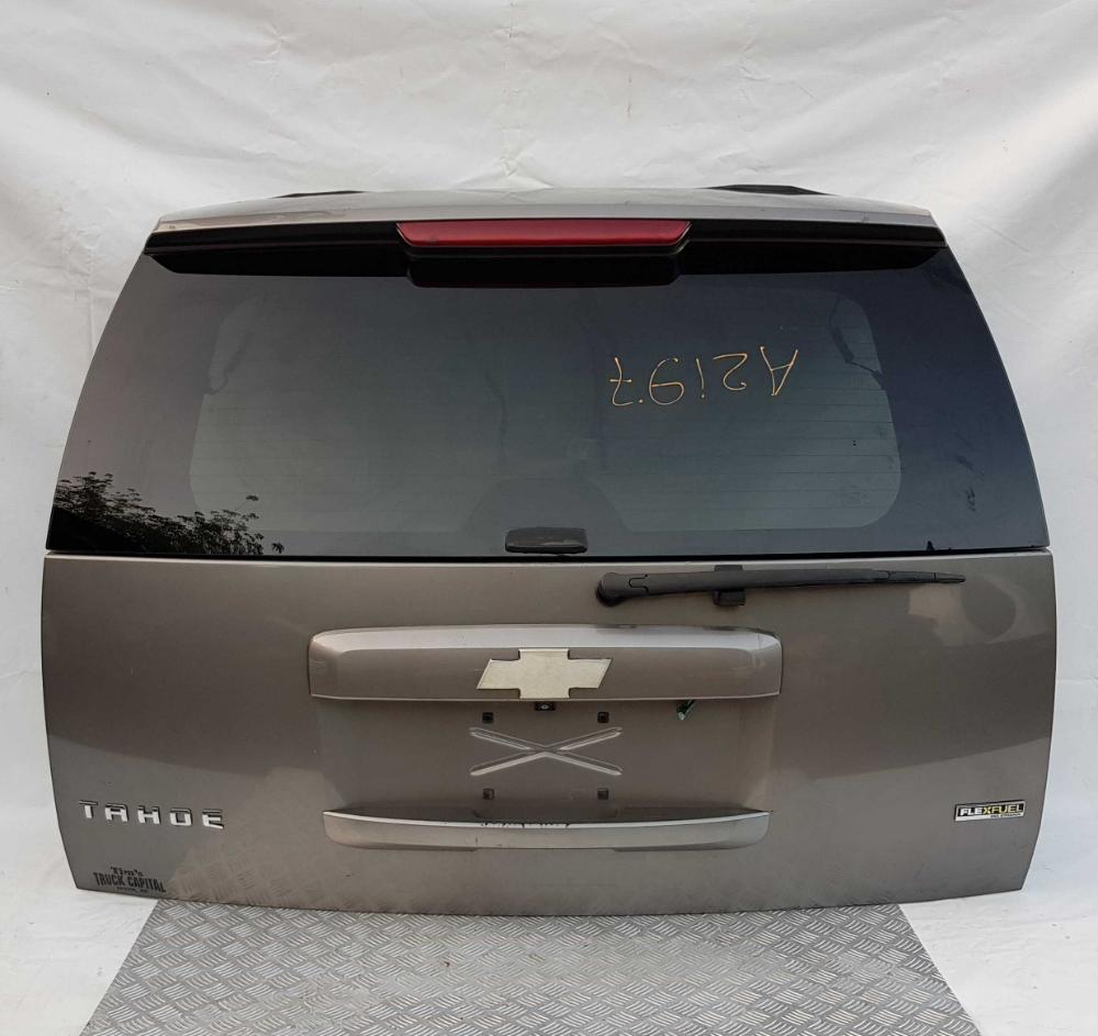 Дверь багажника. Chevrolet Tahoe 2006-2014 25867975. Tahoe 2005 крышка багажника. Тахо 900 дверь багажника. Проем багажника Chevrolet Tahoe.